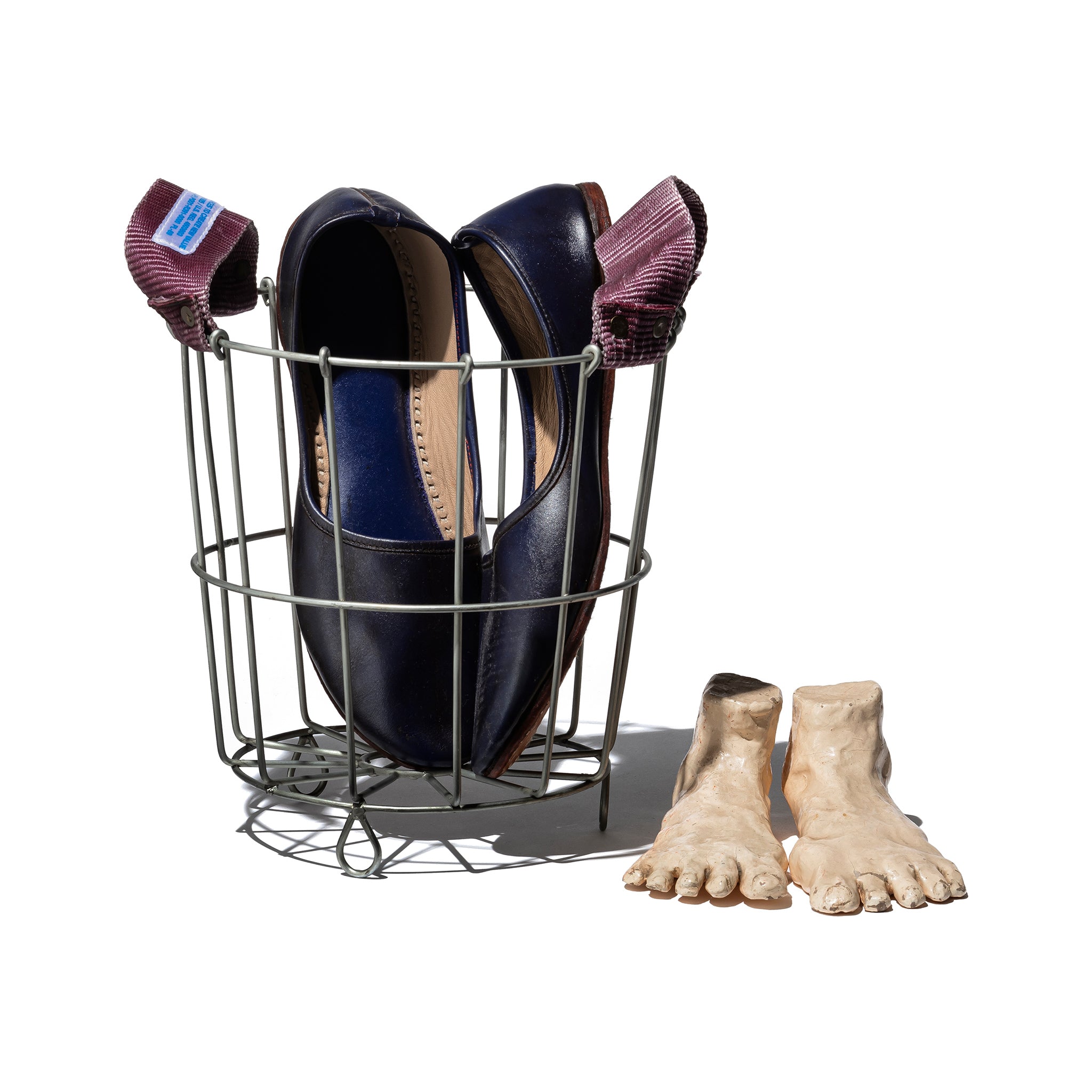 BELT HANDLE ROUND BASKET